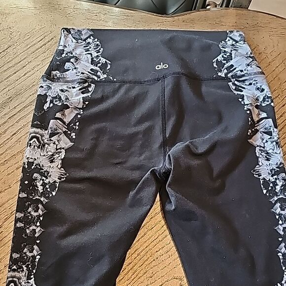 Alo size M leggings - Picture 7 of 9